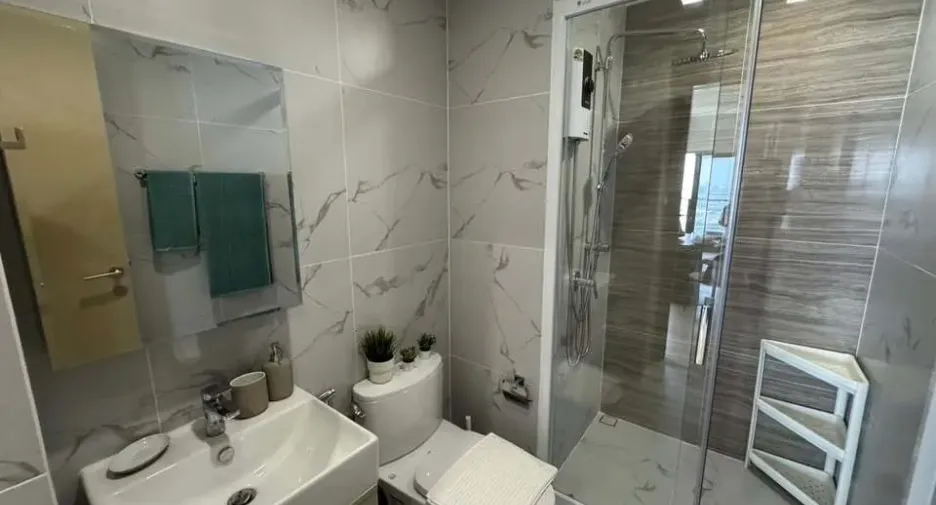 For rent 2 bedrooms condo in Thon Buri, Bangkok
