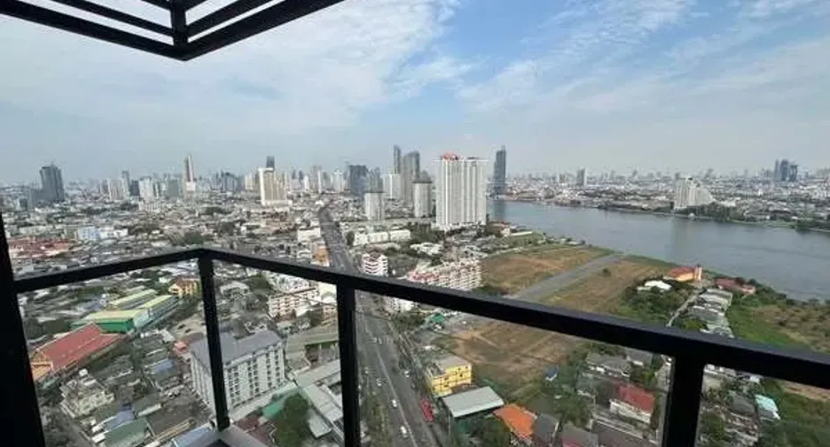For rent 2 bedrooms condo in Thon Buri, Bangkok