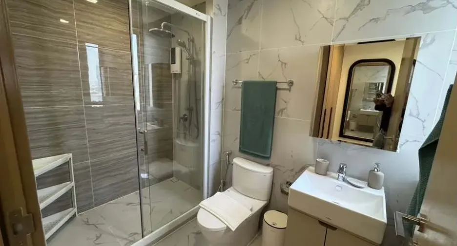For rent 2 bedrooms condo in Thon Buri, Bangkok
