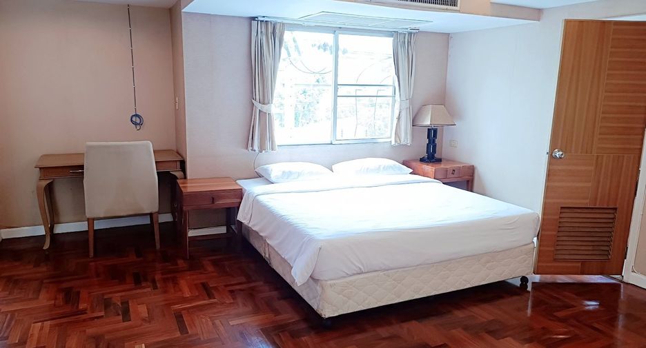 For rent 2 bedrooms apartment in Yan Nawa, Bangkok