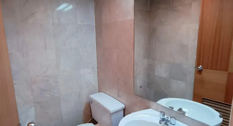 For rent 2 bedrooms apartment in Yan Nawa, Bangkok