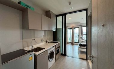 À louer studio condo à Phra Khanong, Bangkok