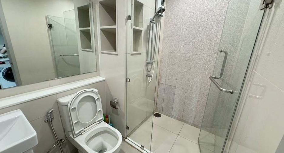 For rent studio condo in Phra Khanong, Bangkok