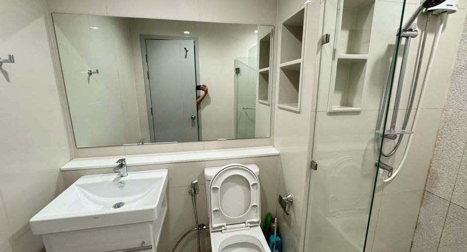 For rent studio condo in Phra Khanong, Bangkok