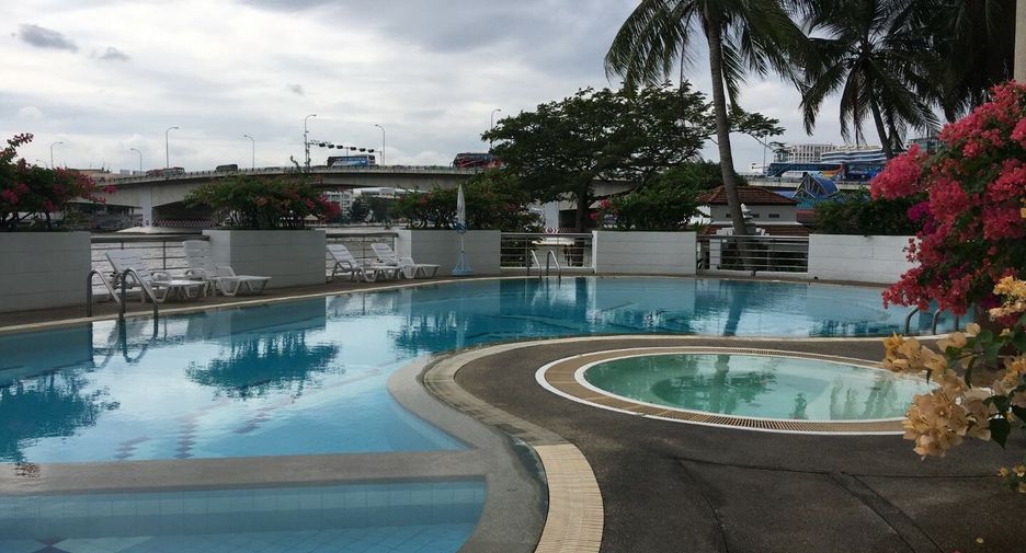For rent 3 bedrooms condo in Phra Nakhon, Bangkok