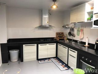For rent 3 bedrooms townhouse in Saphan Sung, Bangkok