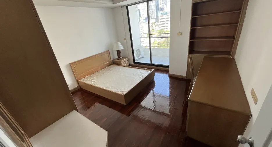 For rent 2 bedrooms apartment in Sathon, Bangkok