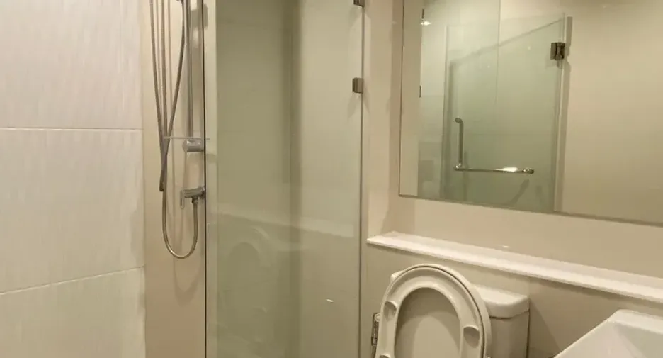 For rent studio condo in Pathum Wan, Bangkok