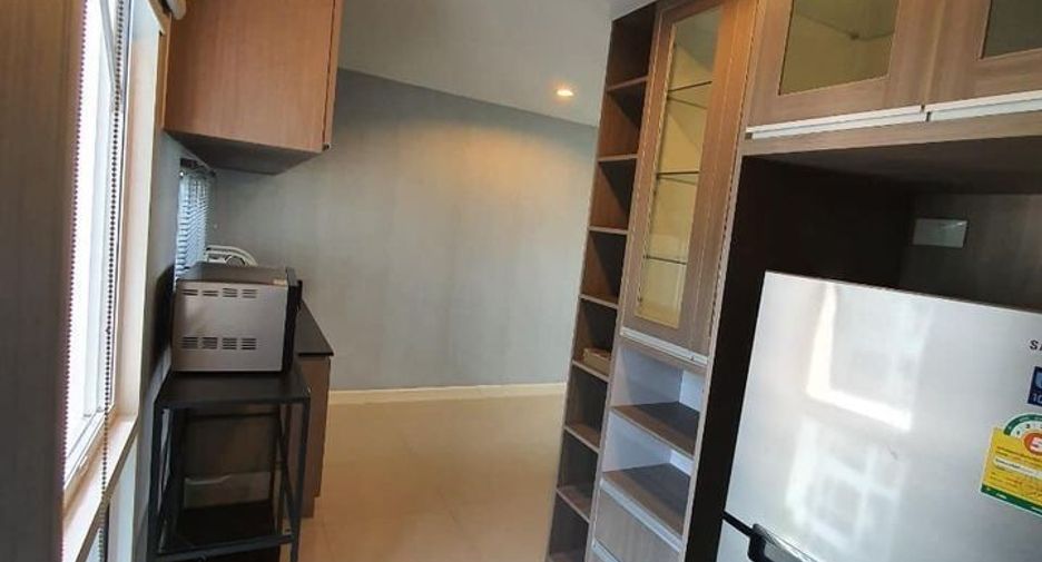 For rent 2 bedrooms condo in Bang Na, Bangkok