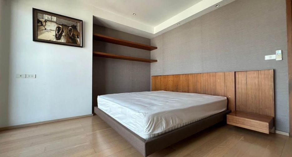 For rent 2 bedrooms condo in Phaya Thai, Bangkok