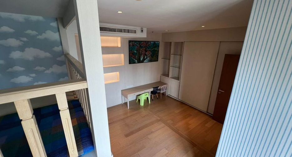 For rent 2 bedrooms condo in Phaya Thai, Bangkok