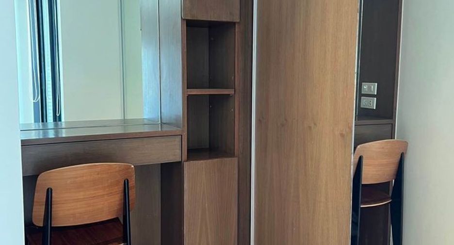 For rent 2 bedrooms condo in Phaya Thai, Bangkok