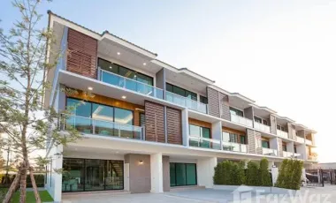 Casa en alquiler de 4 habitaciones en Bang Kapi, Bangkok