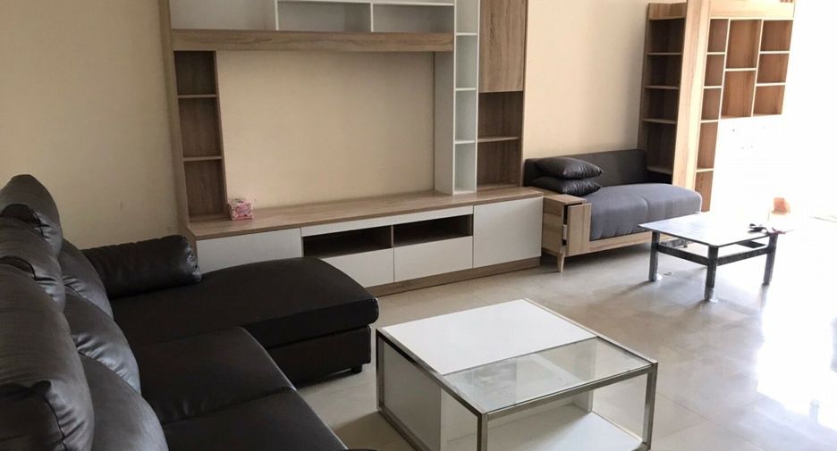 For rent 2 bedrooms condo in Yan Nawa, Bangkok