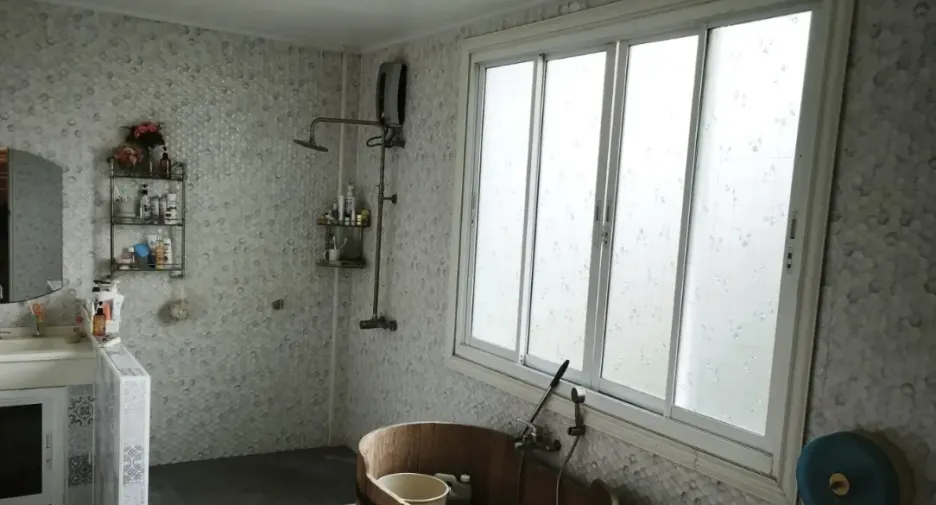 For rent 6 bedrooms house in Wang Thonglang, Bangkok