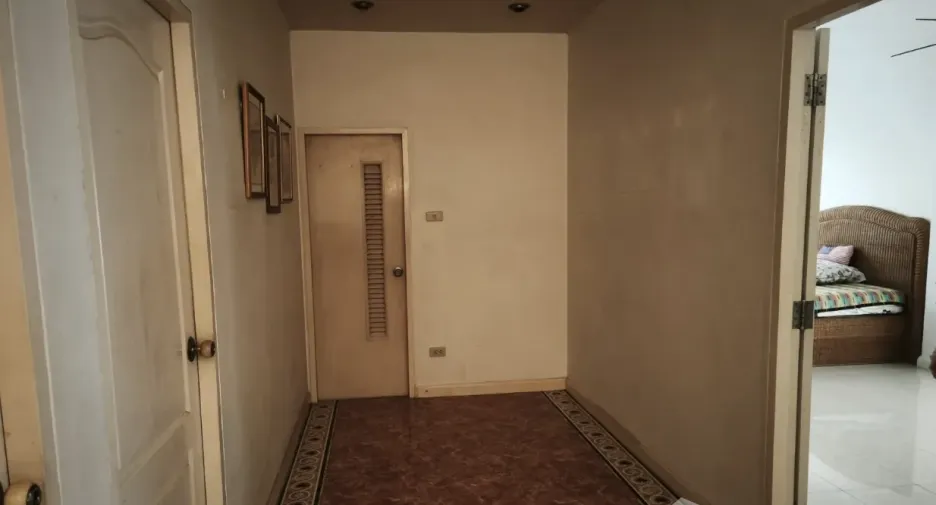 For rent 6 bedrooms house in Wang Thonglang, Bangkok