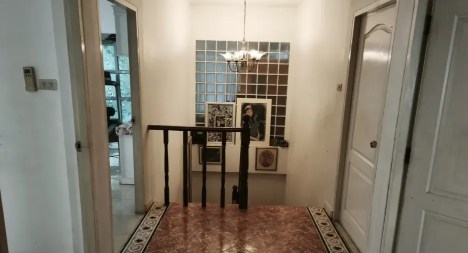 For rent 6 bedrooms house in Wang Thonglang, Bangkok
