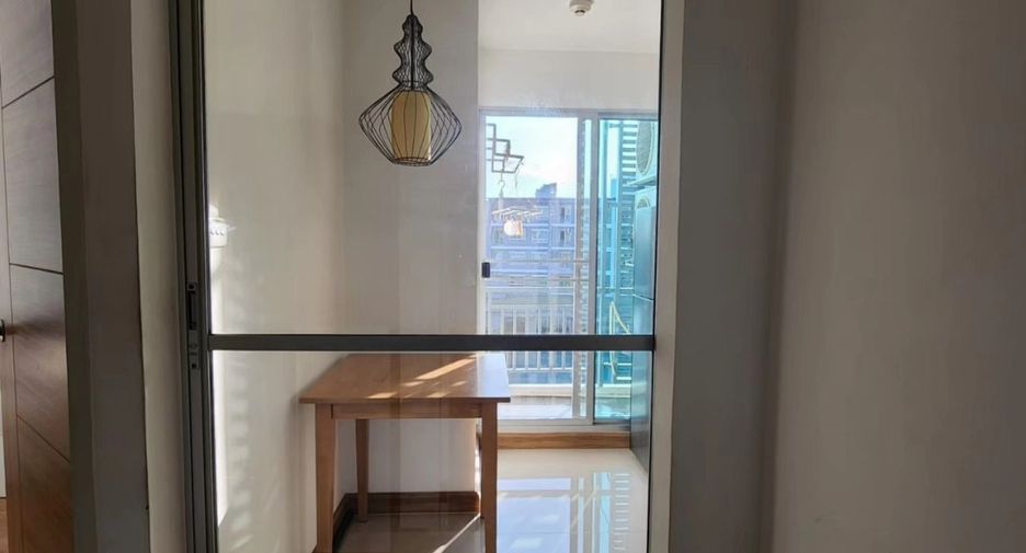 For rent 2 bedrooms condo in Bang Kho Laem, Bangkok