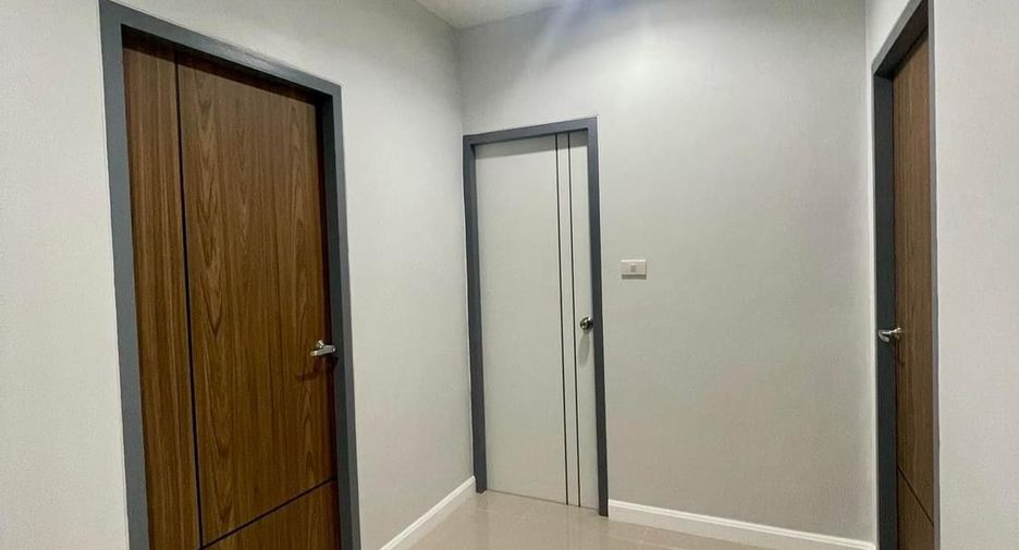 For rent 2 bedrooms townhouse in Mueang Samut Prakan, Samut Prakan