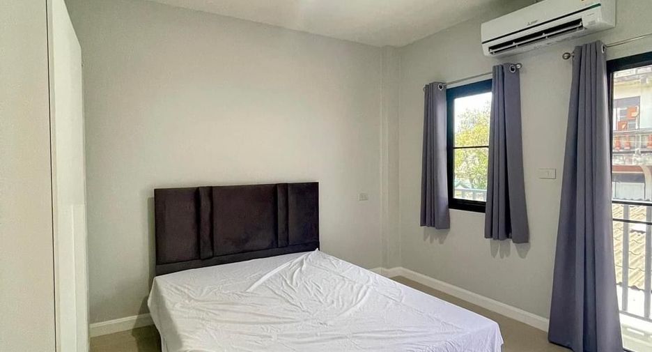 For rent 2 bedrooms townhouse in Mueang Samut Prakan, Samut Prakan
