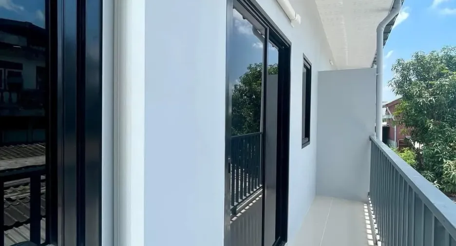 For rent 2 bedrooms townhouse in Mueang Samut Prakan, Samut Prakan