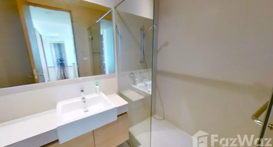 For rent 2 bedrooms condo in Yan Nawa, Bangkok