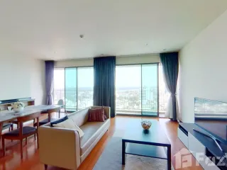 For rent 2 bedrooms condo in Yan Nawa, Bangkok