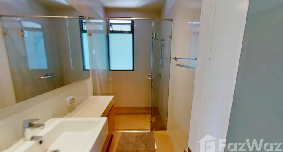 For rent 2 bedrooms condo in Yan Nawa, Bangkok