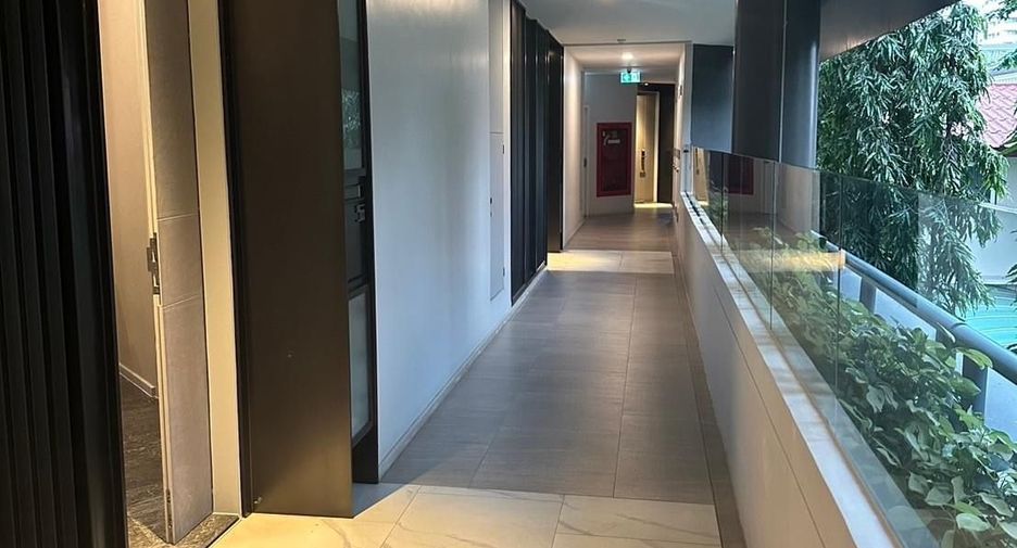 For rent 2 bedrooms condo in Watthana, Bangkok