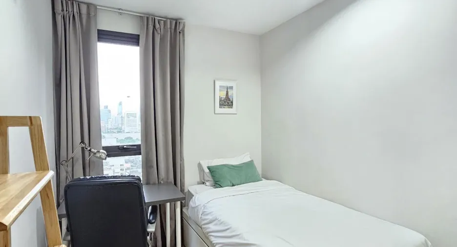 For rent 2 bedrooms condo in Ratchathewi, Bangkok