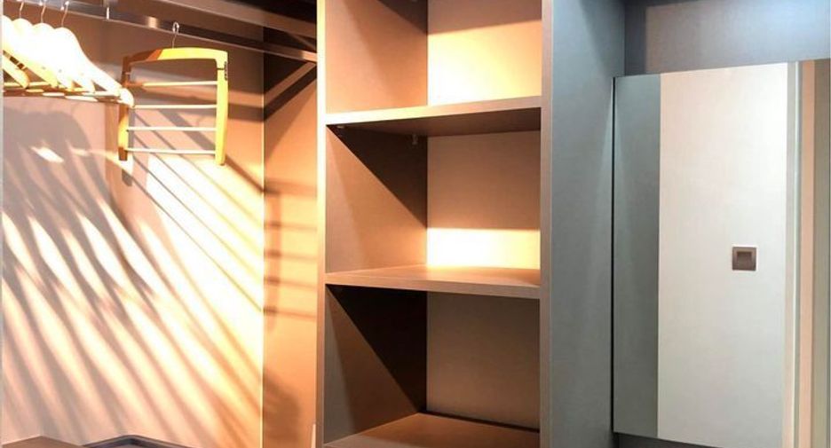 For rent 2 bedrooms condo in Bang Rak, Bangkok