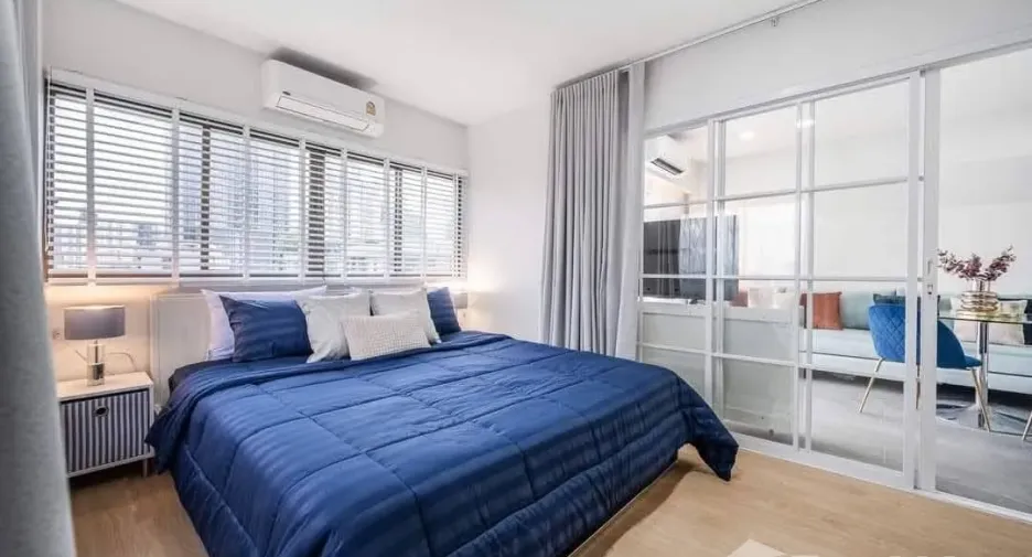 For rent 2 bedrooms condo in Watthana, Bangkok