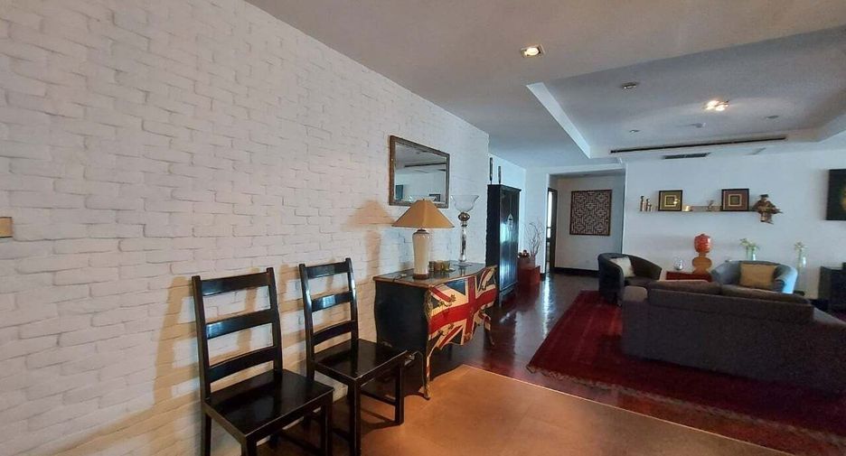 Condo en alquiler de 3 habitaciones en Yan Nawa, Bangkok