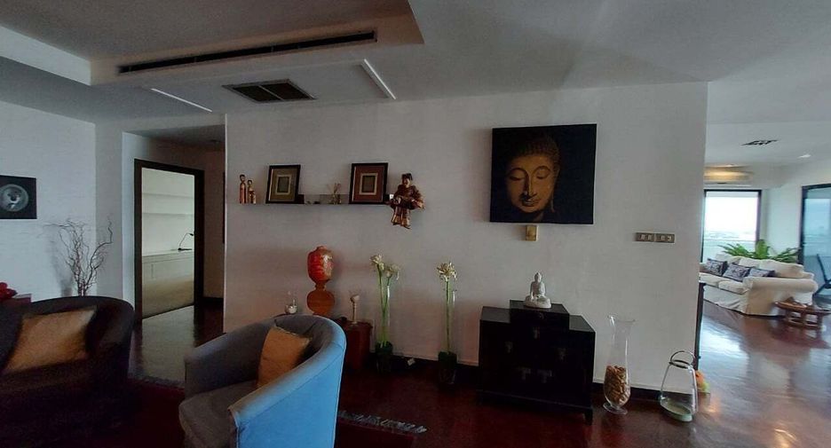 Condo en alquiler de 3 habitaciones en Yan Nawa, Bangkok
