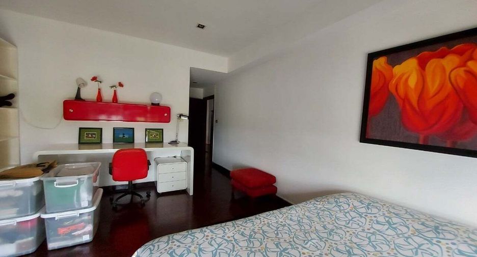 Condo en alquiler de 3 habitaciones en Yan Nawa, Bangkok