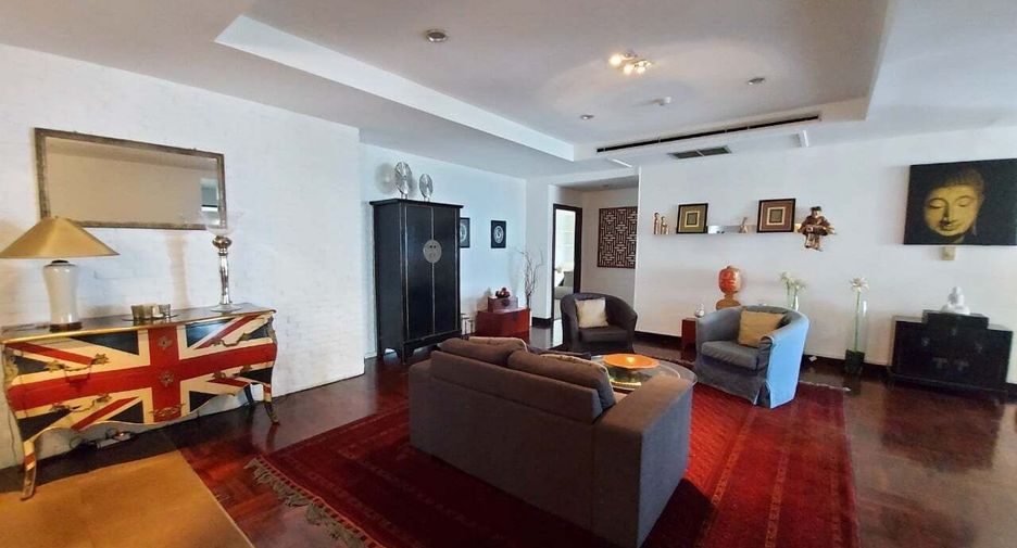 Condo en alquiler de 3 habitaciones en Yan Nawa, Bangkok