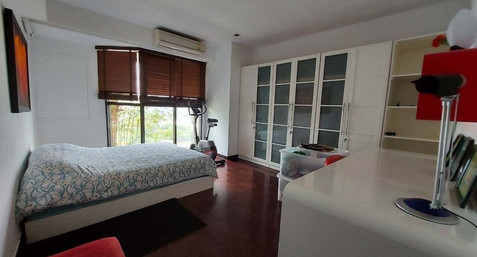 Condo en alquiler de 3 habitaciones en Yan Nawa, Bangkok