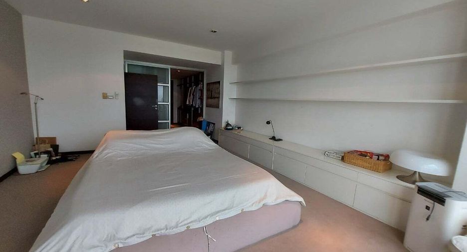 Condo en alquiler de 3 habitaciones en Yan Nawa, Bangkok