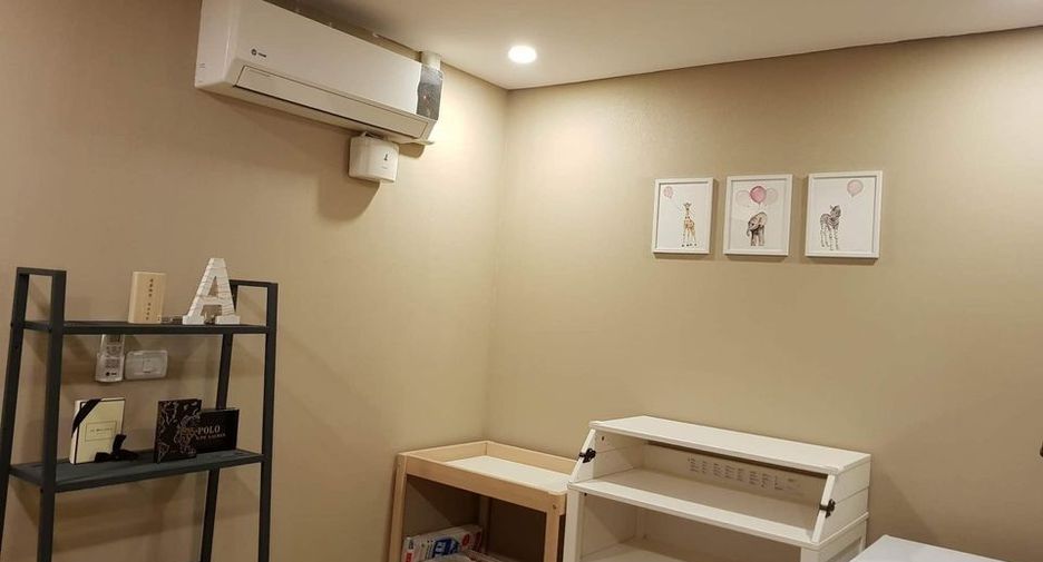 For rent 2 bedrooms condo in Yan Nawa, Bangkok