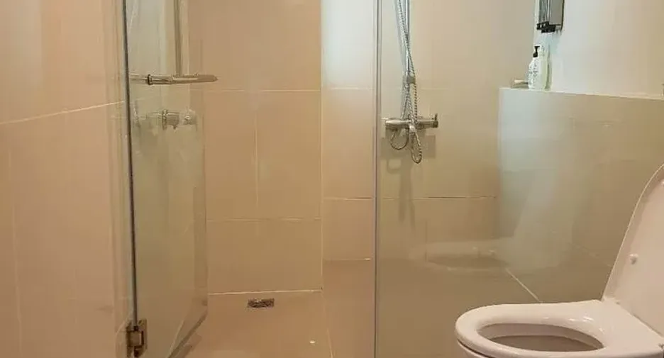 For rent 2 bedrooms condo in Yan Nawa, Bangkok