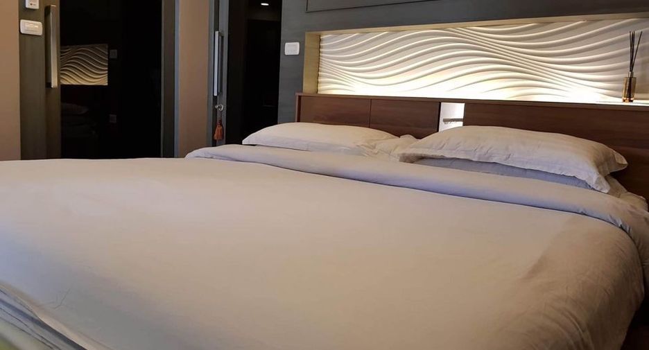 For rent 2 bedrooms condo in Yan Nawa, Bangkok