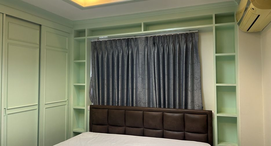 For rent 2 bedrooms condo in Khlong San, Bangkok