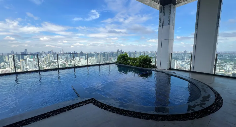 For rent 2 bedrooms condo in Watthana, Bangkok