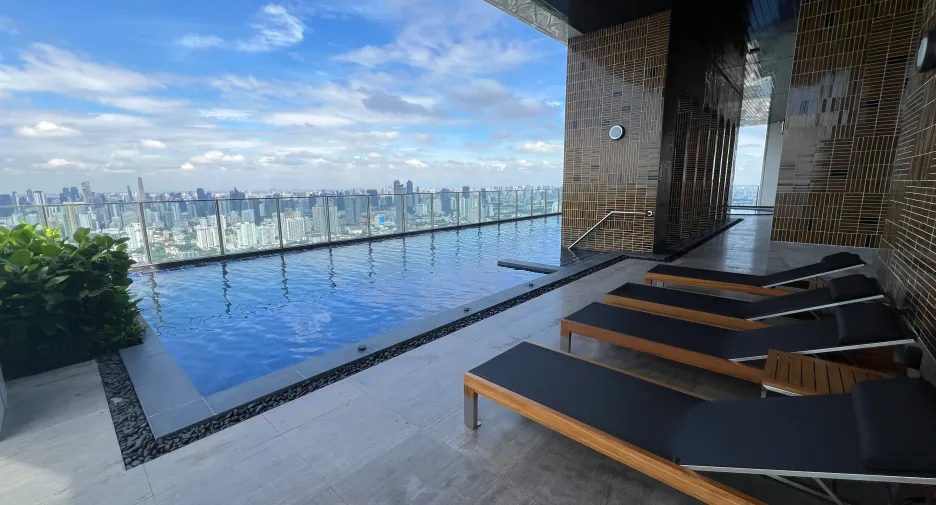For rent 2 bedrooms condo in Watthana, Bangkok