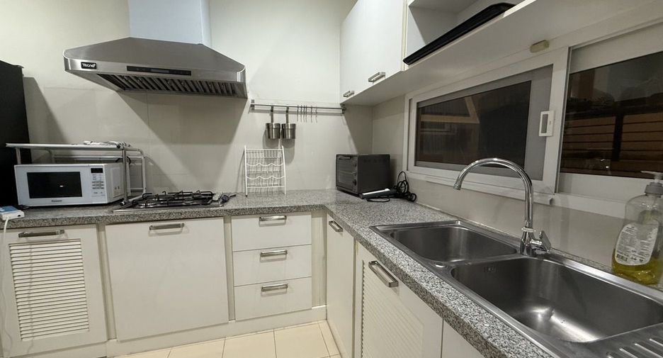 For rent 3 bedrooms house in Bang Na, Bangkok