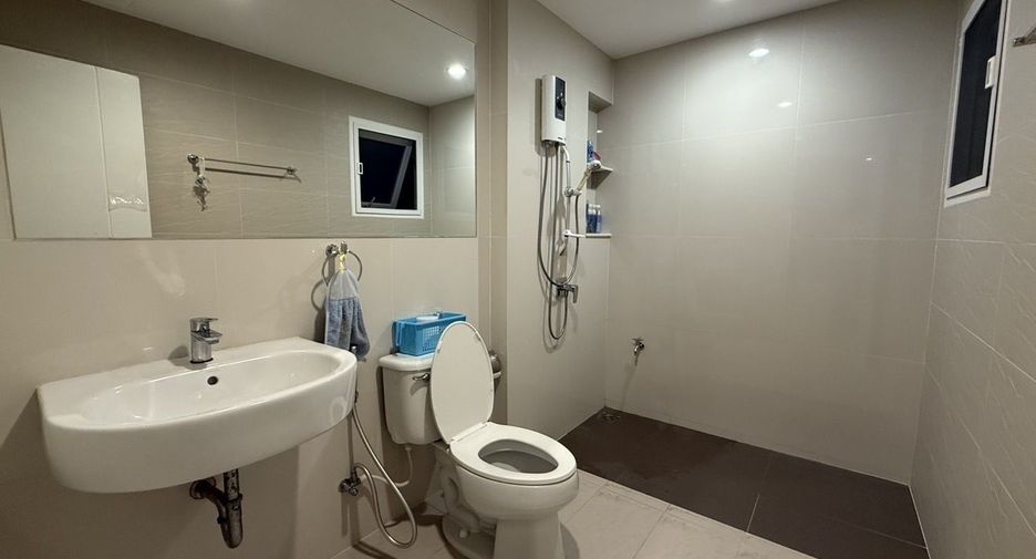 For rent 3 bedrooms house in Bang Na, Bangkok