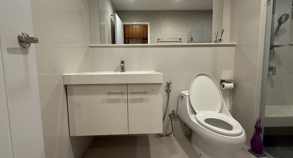 For rent 3 bedrooms house in Bang Na, Bangkok