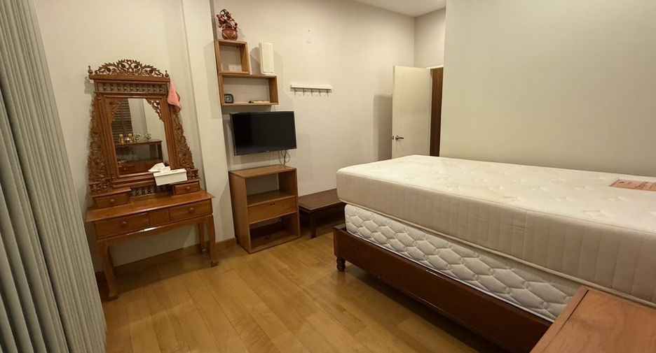 For rent 3 bedrooms house in Bang Na, Bangkok