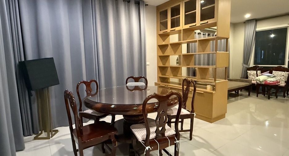 For rent 3 bedrooms house in Bang Na, Bangkok
