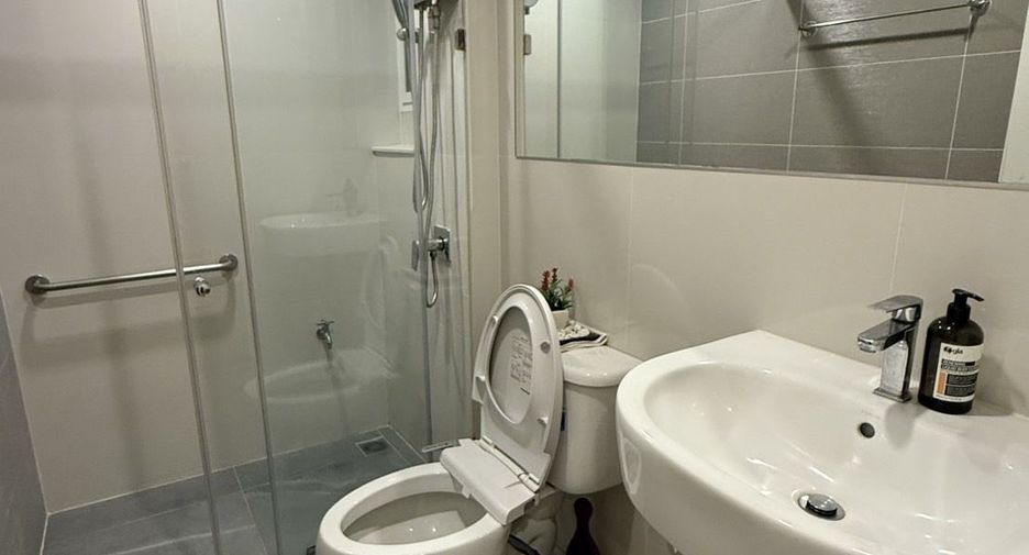 For rent 3 bedrooms house in Bang Na, Bangkok